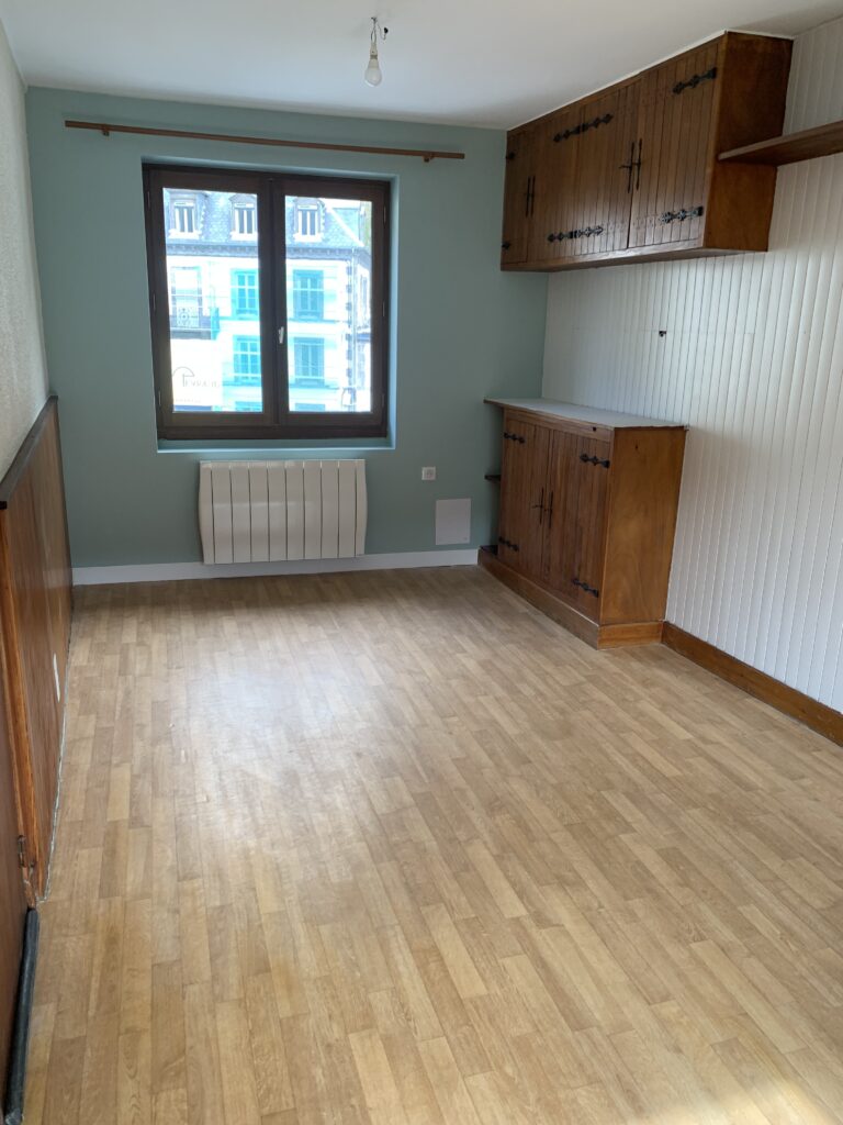 LE MONT-DORE - Appartement à louer à l'année (F3)