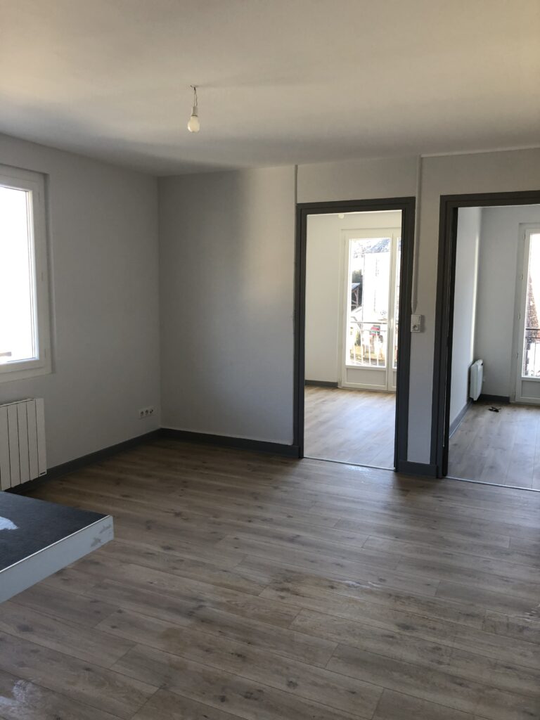 MUROL- Appartement à louer à l'année (T3)