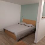 LA BOURBOULE- Location à l'année studio meublé (F1)