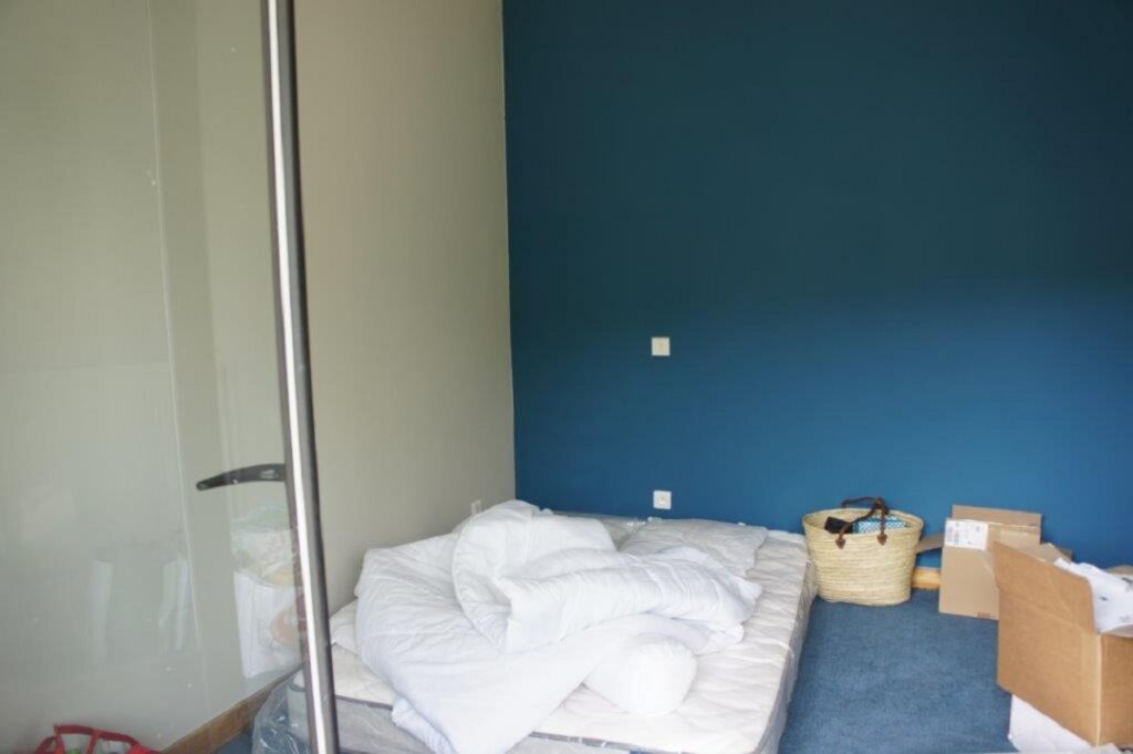 EGLISENEUVE D'ENTRAIGUES - Appartement à louer à l'année (plain-pied, avec jardin et parking - T2)