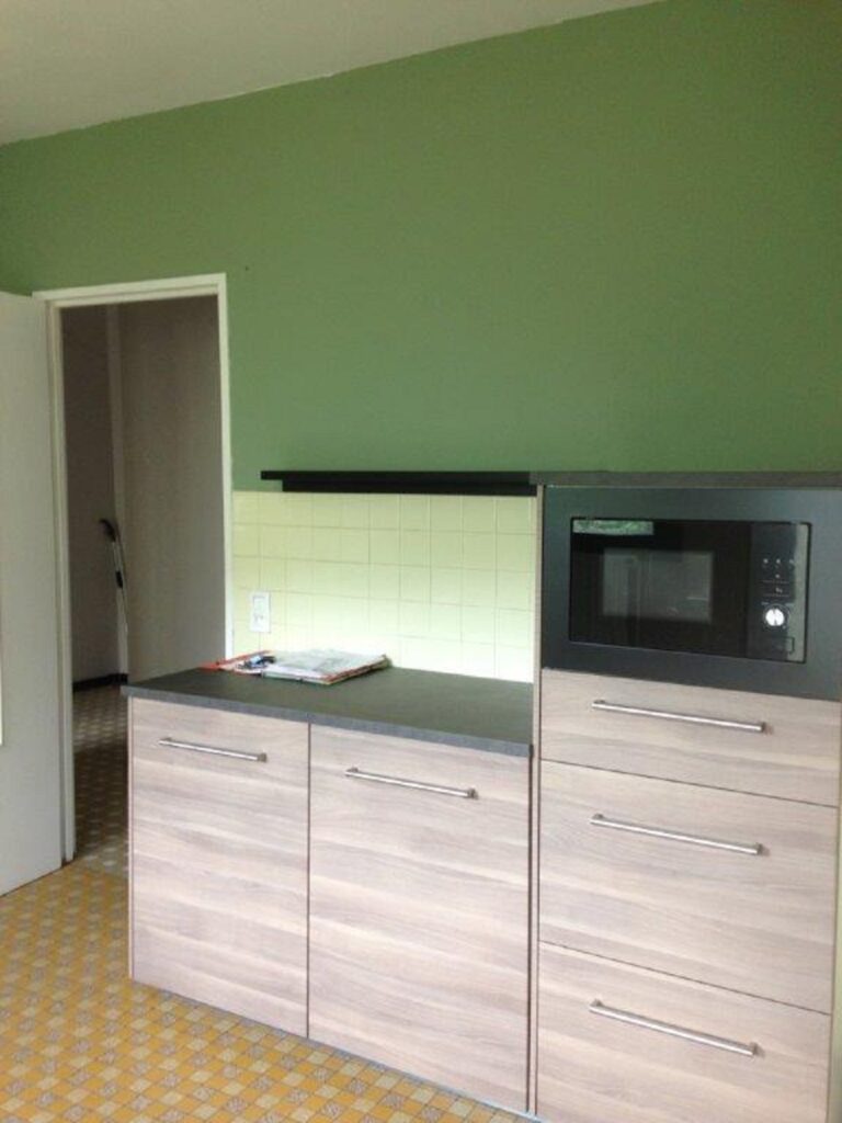 EGLISENEUVE D'ENTRAIGUES - Appartement à louer à l'année (plain-pied, avec jardin et parking - T2)