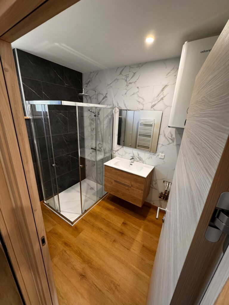 LE MONT-DORE - Appartement à louer à l'année (F3)