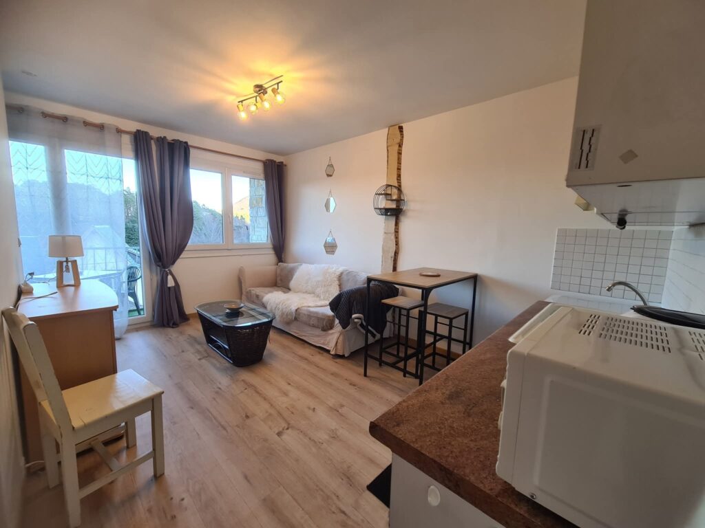 MUROL - Appartement à louer à l'année (T1)