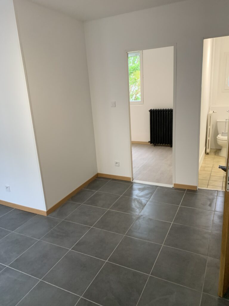 LE MONT-DORE - Appartement à louer à l'année (F1)