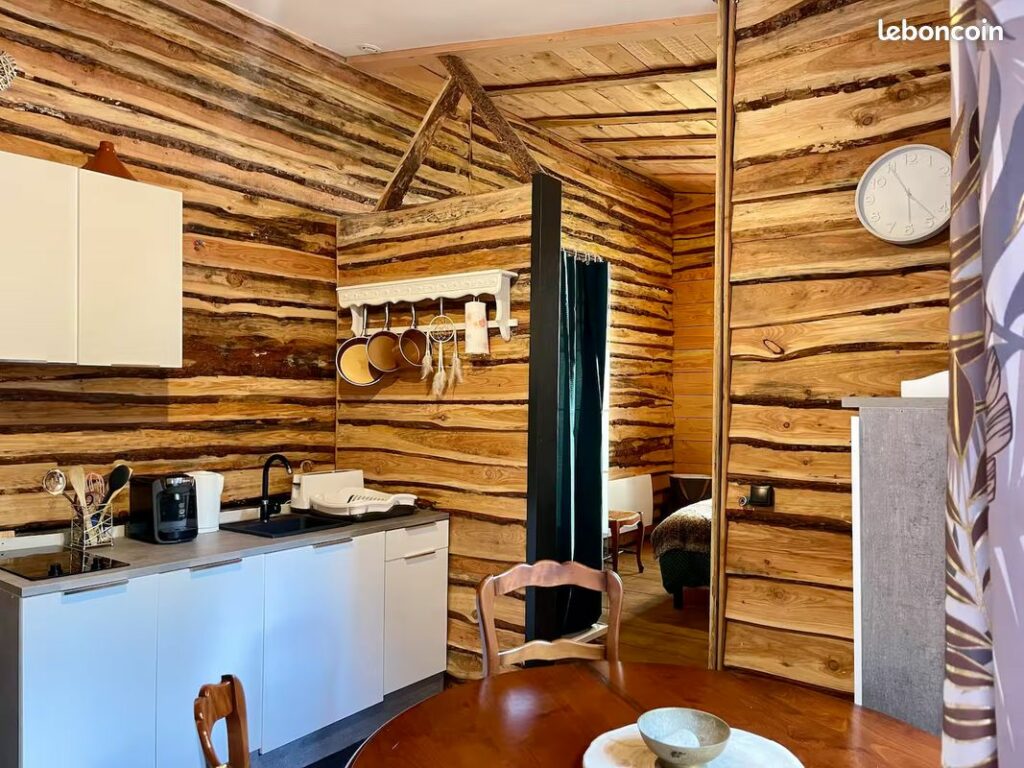 LE MONT-DORE - Maison meublée à louer à l'année (40m2)